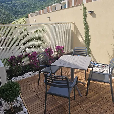 Hostora Coast * 팔라서