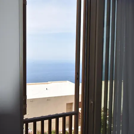 Hostora Coast 팔라서