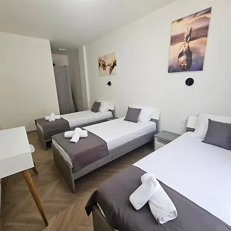 Hostora Coast 팔라서