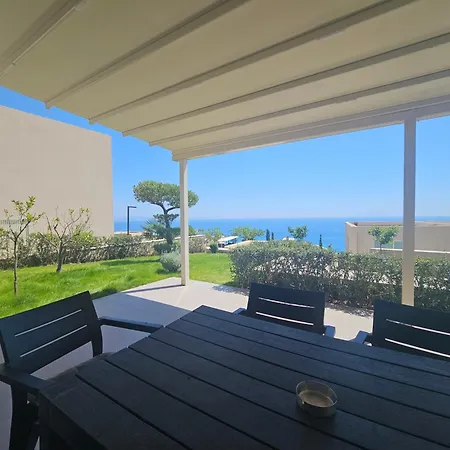 Hostora Coast 팔라서