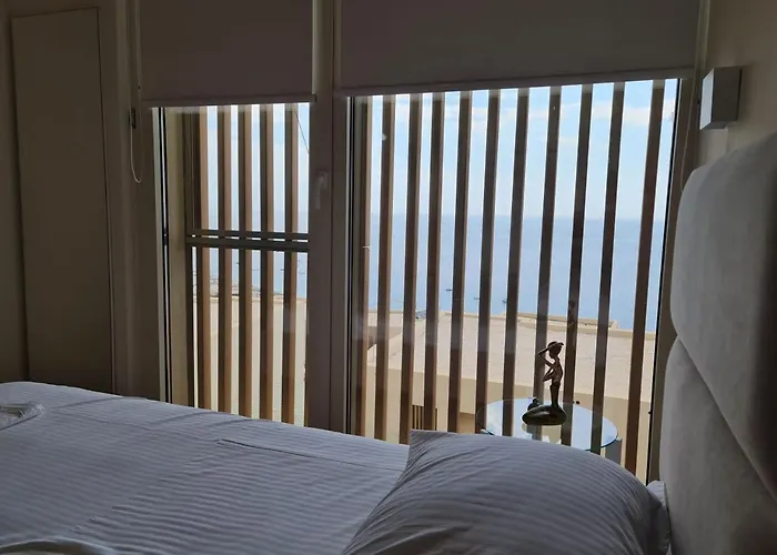 Hostora Coast דירה