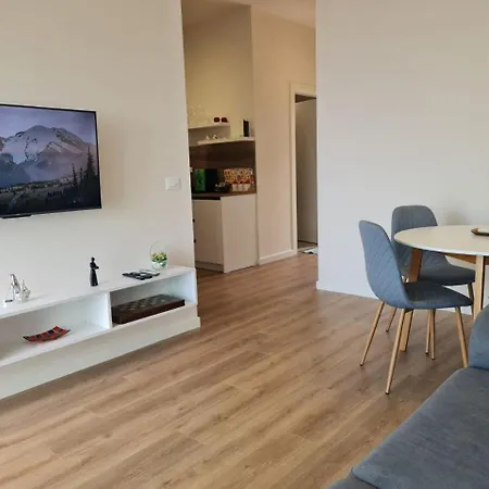 Hostora Coast Apartamento Palasë