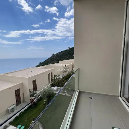 Hostora Coast Apartamento Palasë