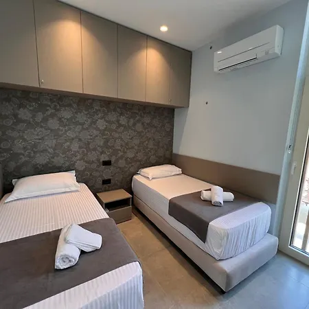 Hostora Coast * Paljasa