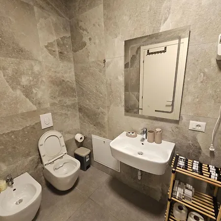 Hostora Coast Apartamento Palasë