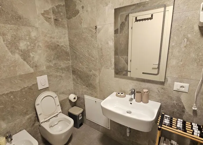 Hostora Coast Apartment Palasë